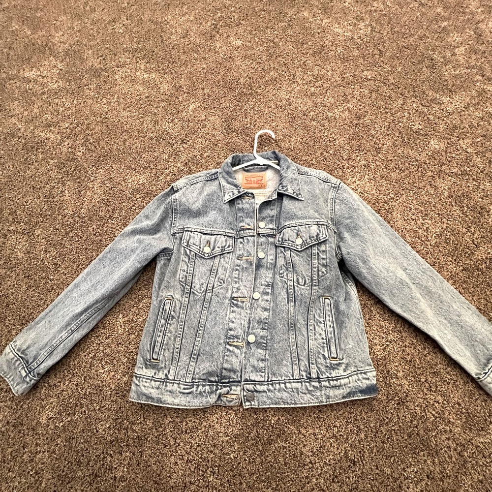 Levi’s jean Jacket!
